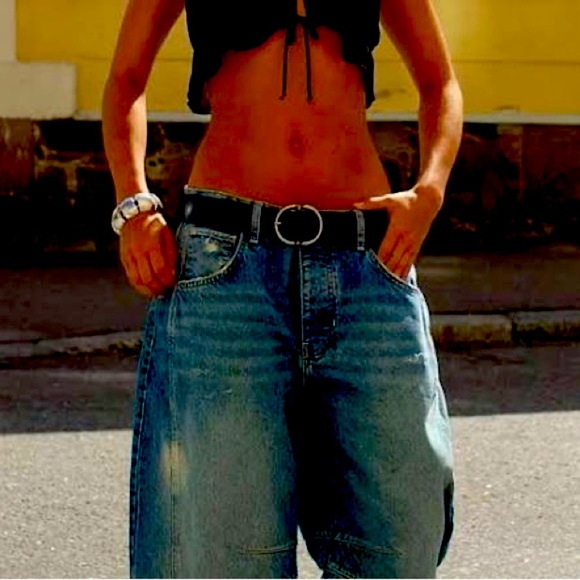Good American Denim - BRAND NEW Good American good extreme barrel Jeans size 6 NWT!👖🎁